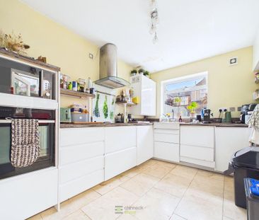 2 bedroom end of terrace house to rent - Photo 5