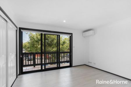 Modern 2-Bedroom townhouse in Prime St Albans Location! - Photo 5