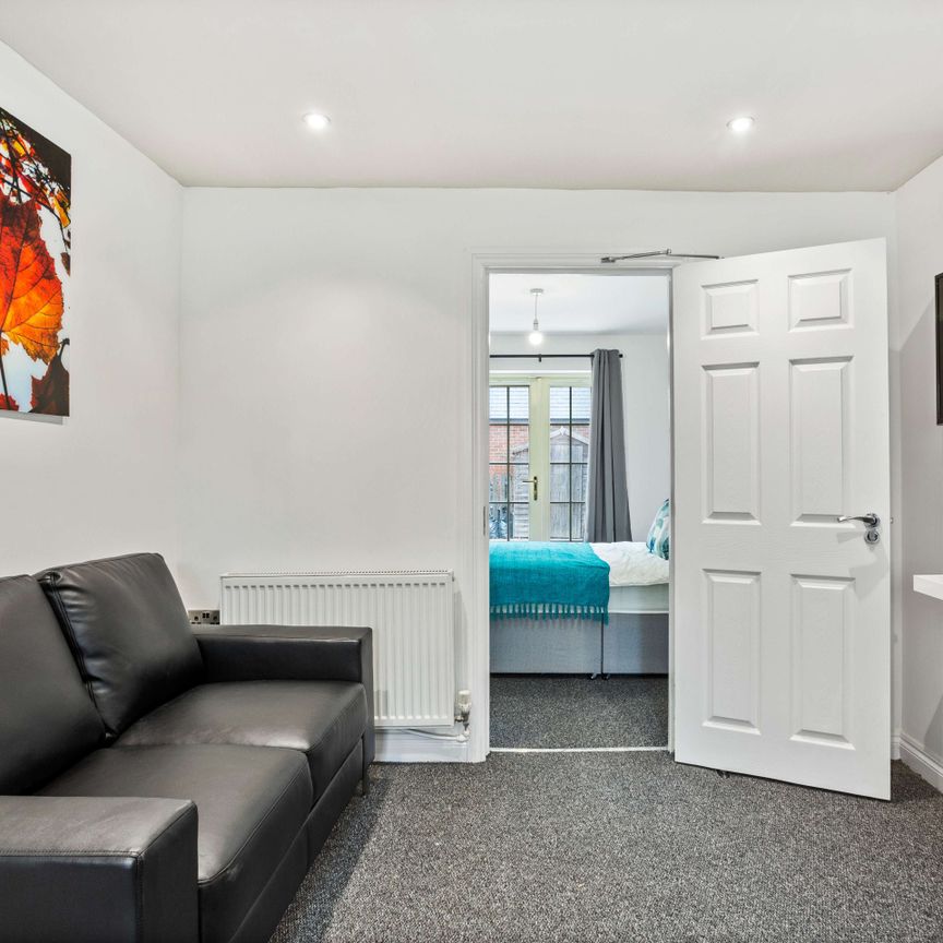 A Fantastic Shared House for Rent in Peterborough Room 2 - Photo 1