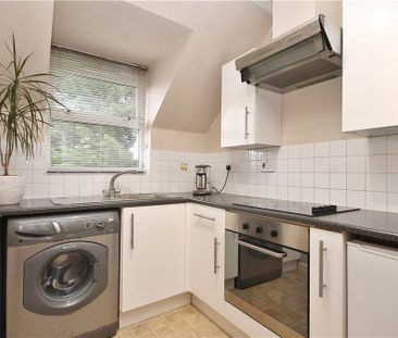 Pullmans Place, Staines-upon-Thames, Surrey, TW18 4LD - Photo 3