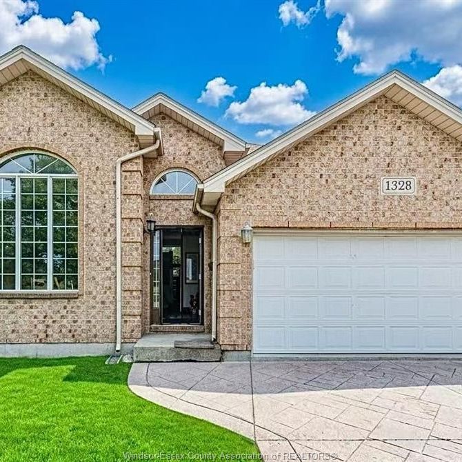 For Lease - 1328 IMPERIAL Crescent, Windsor, Ontario - Photo 1