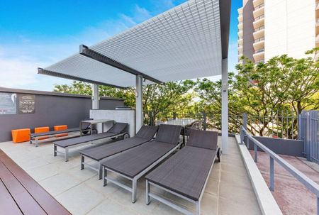 Luxury Burswood Apartment with Views! - Photo 4