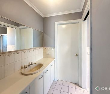 Great Two Bedroom Unit in Quiet Location - Photo 4