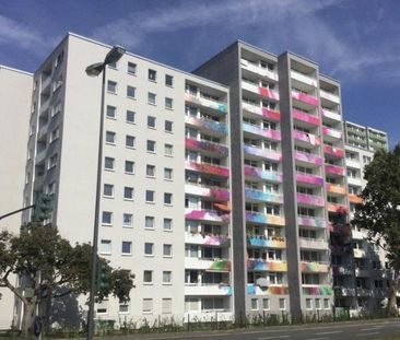 Geräumige 3-Raum-Wohnung mit Balkon im Erdgeschoss (WBS erforderlich)! - Foto 1