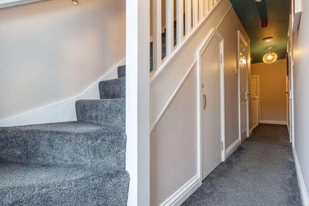 Romer Road, L6 - Photo 5