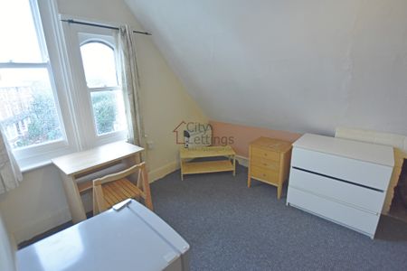 1 Bedroom Studio - Photo 3