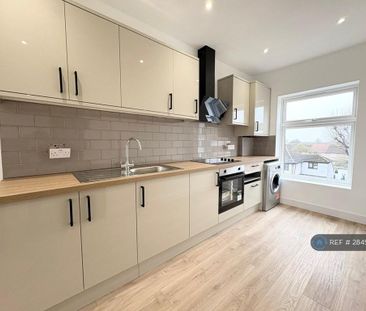 2 bedroom penthouse to rent - Photo 1