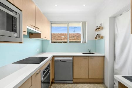 Coastal Convenience Meets Modern Living - Photo 3