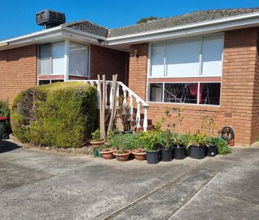 3-bedroom shared unit, Burwood Hwy - Photo 2