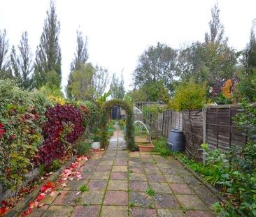 Cranford Avenue, Stanwell, TW19 - Photo 6