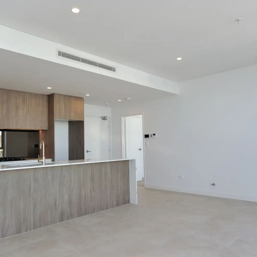 “Brand-New Top-Floor Luxury Penthouse a Rare 2 Bed | 2 Bath | 2 Car space. 12-MONTH FREE electricity, gas & internet” - Photo 1