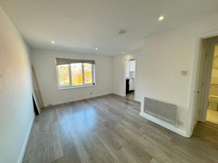 2 bedroom semi-detached house to rent - Photo 2