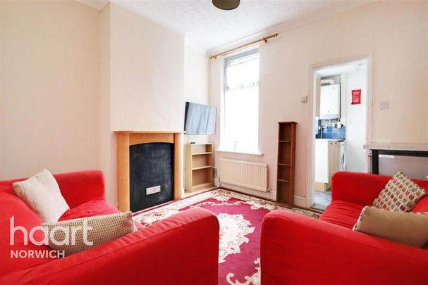 4 bedroom terraced house to rent - Photo 1
