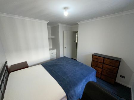 Gosnells - Photo 3