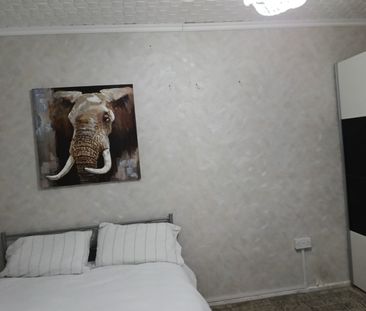 Room in a Shared Flat, Essington Street, B16 - Photo 3