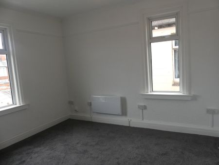 Warbreck Hill Road Flat 2 - Photo 3