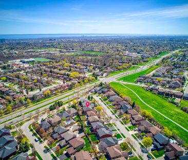 For Lease - 2075 Banbury Crescent, Oakville, Ontario - Photo 3