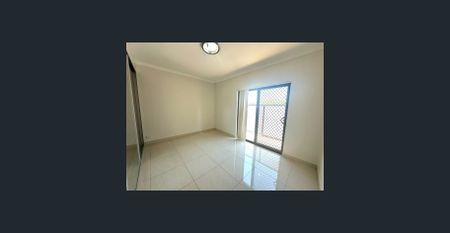 Stylish 4 Bedrooms Townhouse - Photo 3