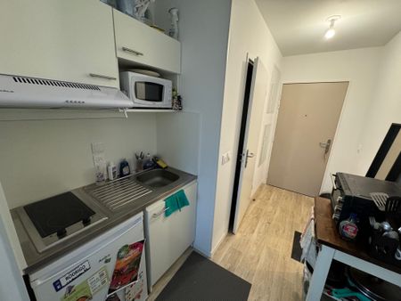 Location Appartement 1 pièce 21m² ST JEAN D ILLAC 33127 - Photo 2
