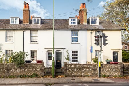 3 bedroom mid-terrace to rent Orchard Street, Chichester PO19 - Photo 4
