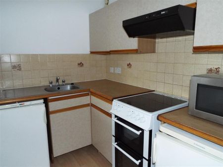 2 bedroom maisonette to rent - Photo 3