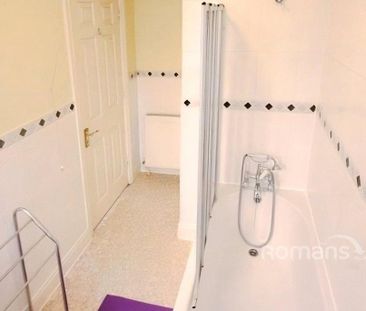 3 bedroom flat to rent - Photo 5