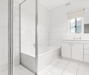 Bright & Spacious 2-Bedroom Home in Convenient Werribee Location - Photo 3