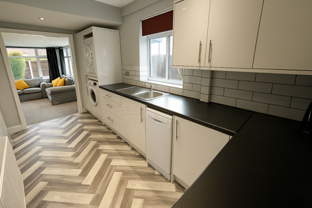 St Annes Road, - Photo 5