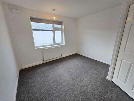 Hoxton Road, Scarborough, YO12 - Photo 2