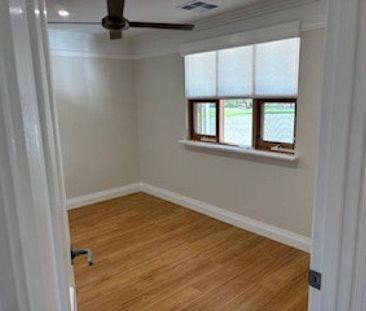 Caraway Cottage: Brand-New 1-Bedroom Cottage on acreage Just 6km fr... - Photo 2