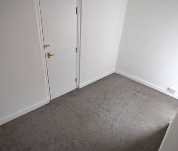 To Let 1 Bed Flat - Photo 5