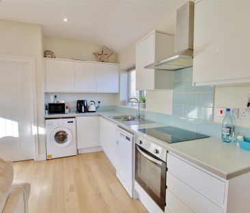 1 bedroom semi-detached house to rent - Photo 3