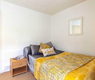 Room 1 - Photo 5