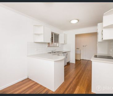 Bright, Neat, and Spacious Family Home - Photo 4