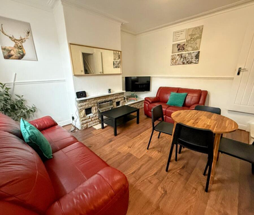 Brownhill Crescent - Photo 2
