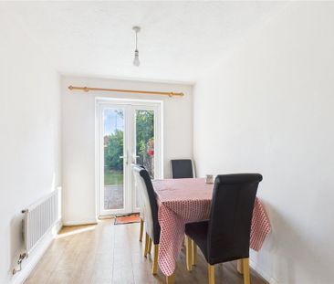 4 bedroom semi-detached house to rent - Photo 6