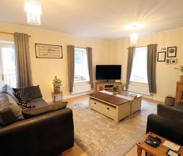 4 bedroom detached house to rent - Photo 2