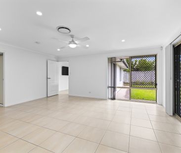 Spacious Family Home - Flexible Living Options - Photo 4