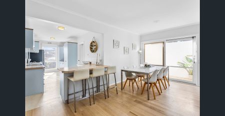 Family Serenity on George - Furnished, 12 mths - Photo 2