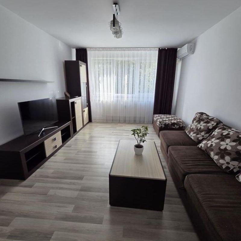Titan 1 Decembrie 1918 Trapezului apartament superb 3 camere - Photo 1