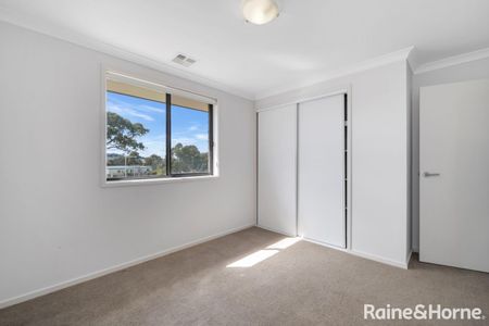 Perfectly Positioned Townhouse - Photo 4