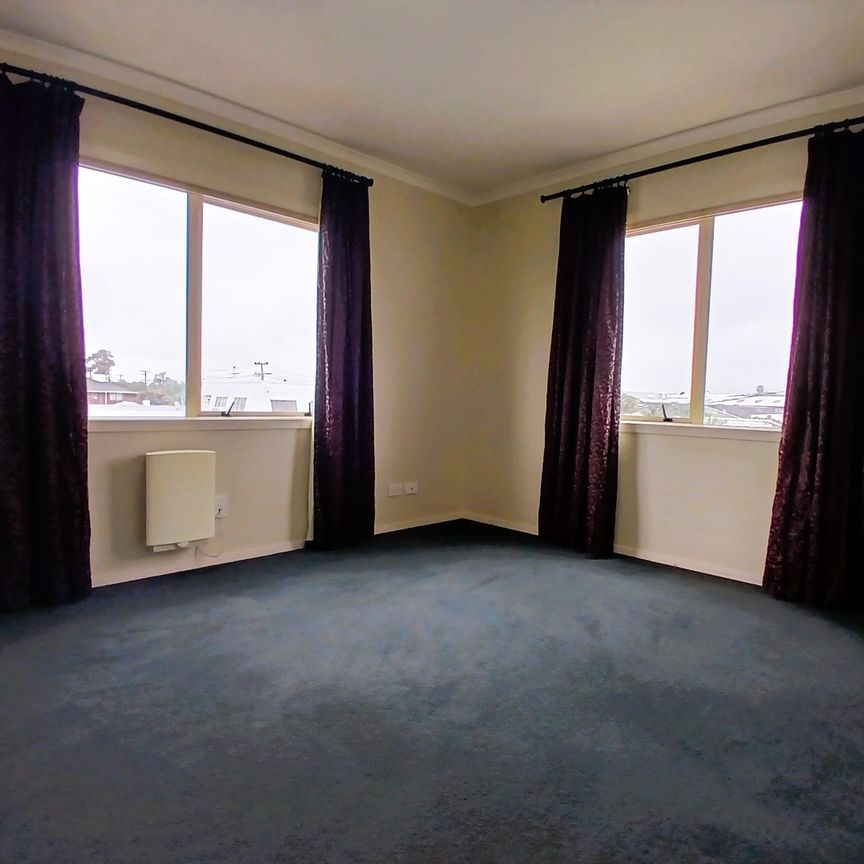 Secure and tidy three bedroom Mount Wellington apartment . - Photo 1