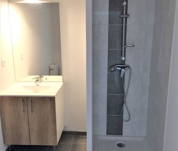 Location Appartement 1 pièce 24m² ROYAN 17200 - Photo 2