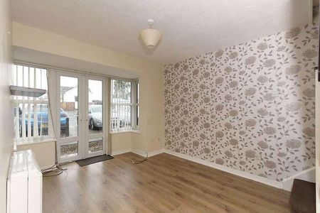 Yeates Drive, Sittingbourne, Kent, ME10 - Photo 4