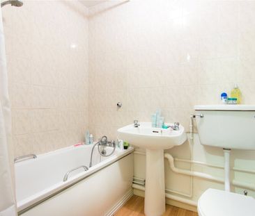 Heron Court, Denmark Road, Kingston upon Thames, Surrey, KT1 flat t... - Photo 5