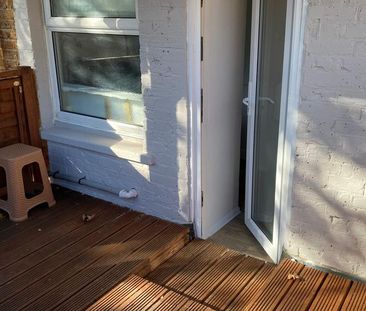 Studio to rent - Photo 3