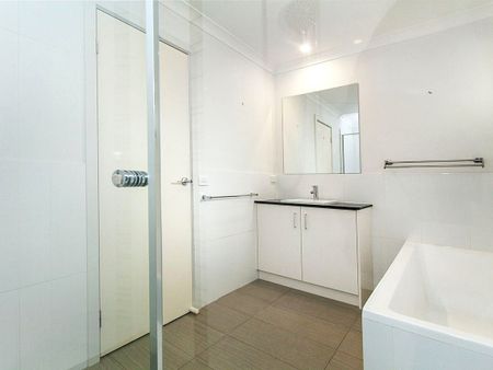 2/2 Tiller Street, BURWOOD EAST VIC - Photo 4