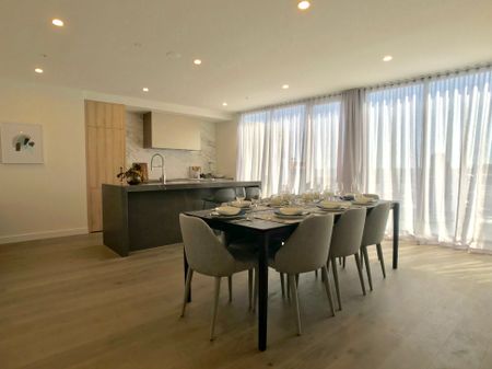 Wake up to Mountain Views and Caulfield Racecourse Views! - Photo 3