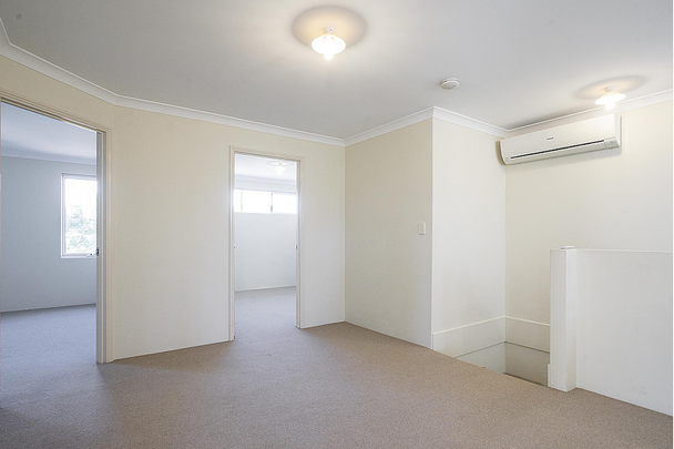 38/27 Meadow Springs Drive, Meadow Springs. - Photo 1