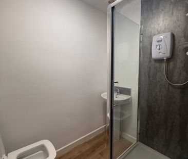 St James's Street - Photo 2